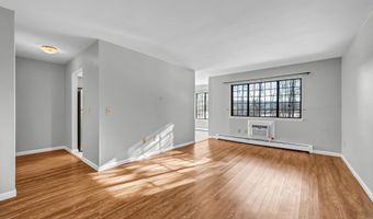 26 Essex Ct 26, Brookfield, CT 06804