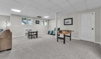 5049 Birdie Ln, Ann Arbor, MI 48103