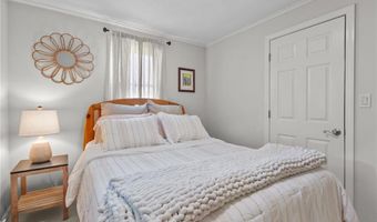 1958 Cranston St, Cranston, RI 02920