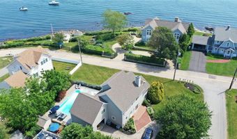 20 Roxbury Rd, Narragansett, RI 02882