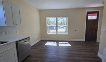 410 W Trinity St, Luling, TX 78648