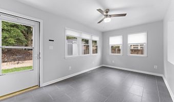 2303 RIVERVIEW Ter, Alexandria, VA 22303