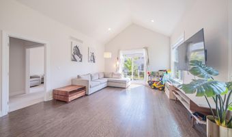 3081 N Spurway Dr, Ann Arbor, MI 48105