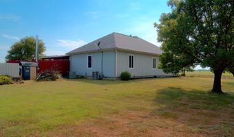 1011 12000 Rd, Altamont, KS 67330
