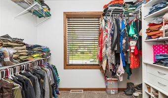 205 NE 9th St, Ankeny, IA 50021