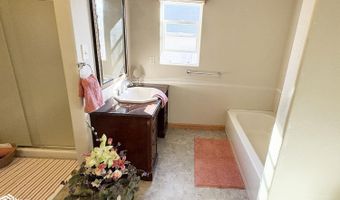 901 Maple St, Atlantic, IA 50022