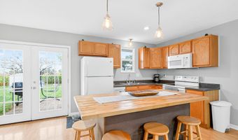 206 Shannon Dr, Anna, OH 45302