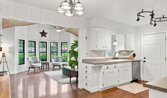 301 Walnut Ln, Apple Valley, MN 55124