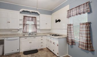601 S Madison Ave, Aurora, MO 65605