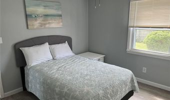 4 Angell Rd, Narragansett, RI 02882