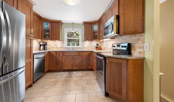 139 Contour Dr, Cheshire, CT 06410