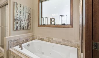 11 KOOLS Ct, Appleton, WI 54914