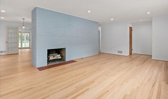 9026 MCNAIR Dr, Alexandria, VA 22309