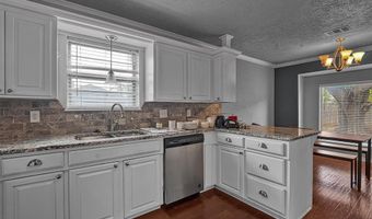 701 Hayes St St, Altus, OK 73521