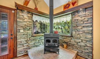 3596 Glenwood Dr, Austinburg, OH 44010