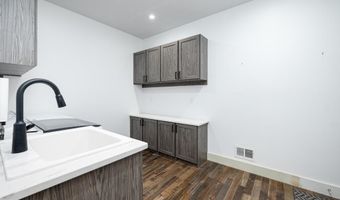 6172 Hellner Rd, Ann Arbor, MI 48105