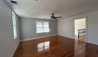 605 Farrelly Ave, Bayville, NJ 08721