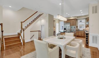 1818 POTOMAC GREENS Dr, Alexandria, VA 22314