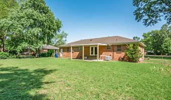203 James St, Batesville, MS 38606