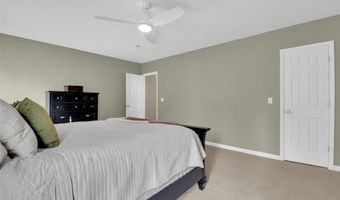 215 Cobblefield Ct, Ballwin, MO 63011