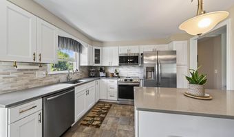 16 Driscoll Rd, Branford, CT 06405