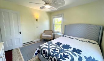 45 Woodlawn Ave 3, Bristol, RI 02809