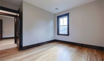 65 Burton St 3, Bristol, RI 02809