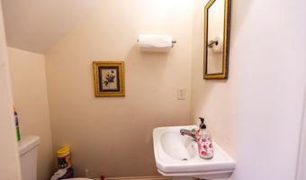 608 Russell Rd, Albany, GA 31707