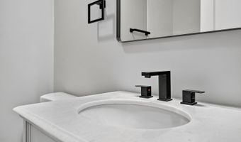 1245 WINAKI Trl, Algonquin, IL 60102