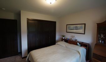 1127 NE 32nd Ave, Aberdeen, SD 57401