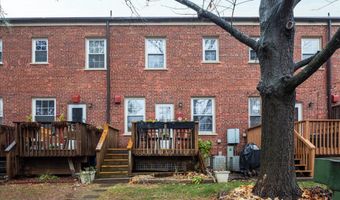 1021 S BARTON St 120, Arlington, VA 22204