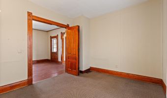 907 E Hunt St, Adrian, MI 49221