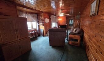 54 Slocum St, Acushnet, MA 02743