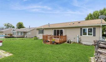 206 Buckeye Ln, Riverside, IA 52327