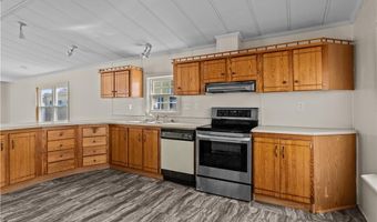 92 Bayview Pkwy, Middletown, RI 02842