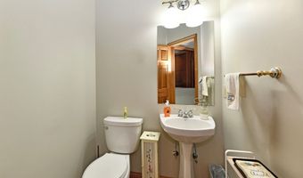 355 Connecticut Cir, Indianapolis, IN 46217
