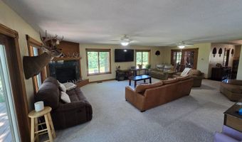 1537 270th St, Argyle, IA 52619