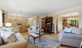 10 Sabin Dr, Airmont, NY 10901