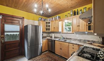 425 W Franklin St, Troy, OH 45373