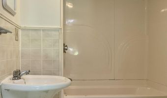 27 Wesley St, Bath, ME 04530