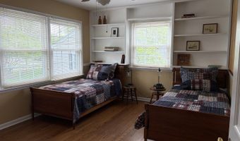 909 E Rockwell St, Arlington Heights, IL 60005
