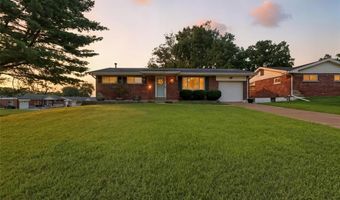9800 Ridgely Ln, Affton, MO 63123
