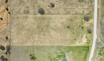 160 Rolling Hills Blvd, Alvord, TX 76225