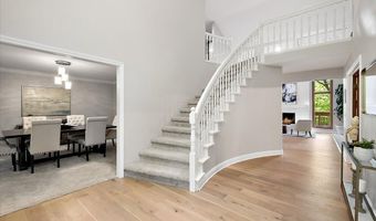 3427 E Dobson Pl, Ann Arbor, MI 48105