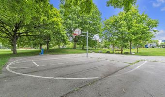 2840 Bombridge Ct, Ann Arbor, MI 48104