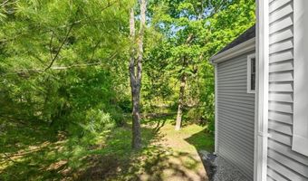 33 Brookline St, Abington, MA 02351
