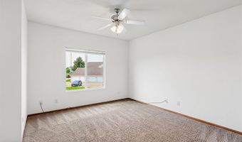 1825 SW White Birch Cir 3, Ankeny, IA 50023