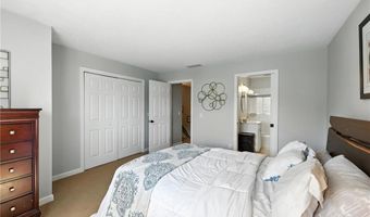 469 North Ln, Bristol, RI 02809