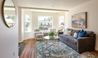 421 HARRIS Ln, Oregon City, OR 97045