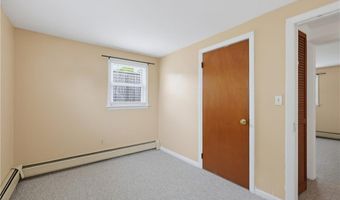 29 Rosedale Dr, Bristol, RI 02809